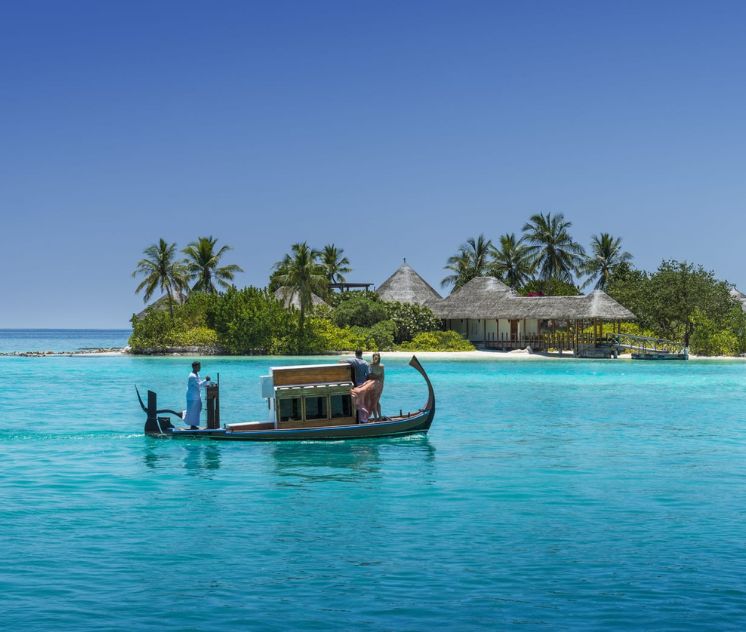 (English) Four Seasons Resort Maldives at Kuda Huraa